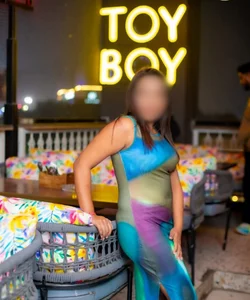 Call Girl Shrinagar Sangeeta